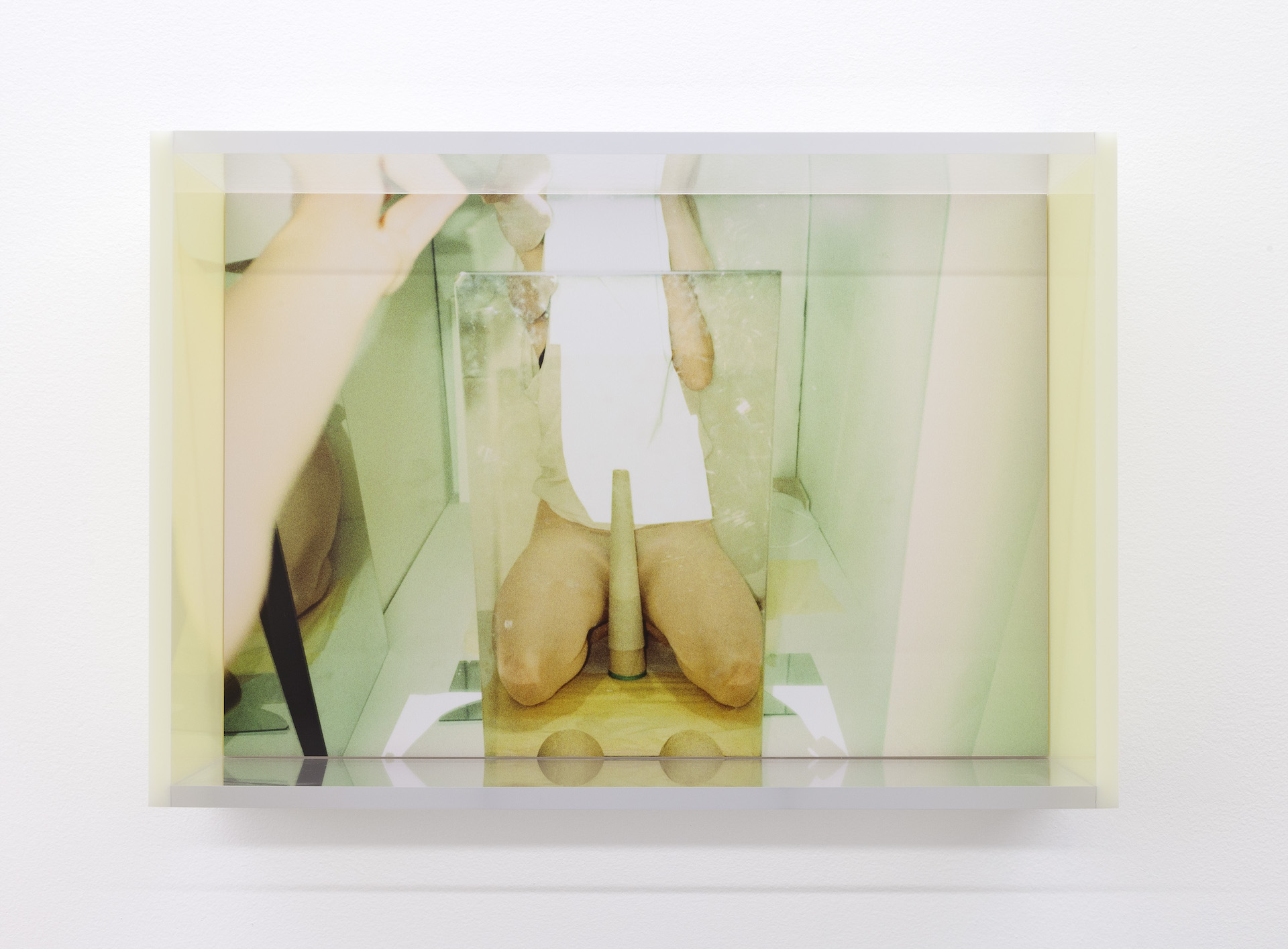 A Mirrored Detritus and the Camouflaged Body : B. Ingrid Olson at i8 Gallery